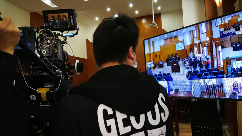 AI生成VS人工创意——锦屏县广告片拍摄公司的技术浪漫主义实践